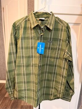 Mens Columbia Lightweight Green Plaid Button-Up Shirt